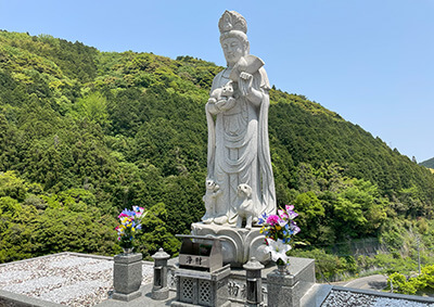 ハピネスの霊園への埋葬