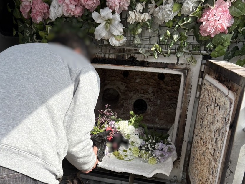 「人気者だったニワトリちゃんを自宅セレモニー葬でお見送りしたケース」写真